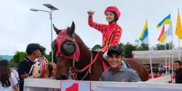 Najla Al Balkis, Joki Muda Perempuan Pertama yang Juarai Pacu Kuda Bukittinggi-Agam