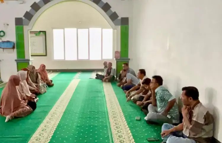 Warga Kompleks KAI bertemu dengan tim Andre Rosiade. (Foto: Dok.Ist)