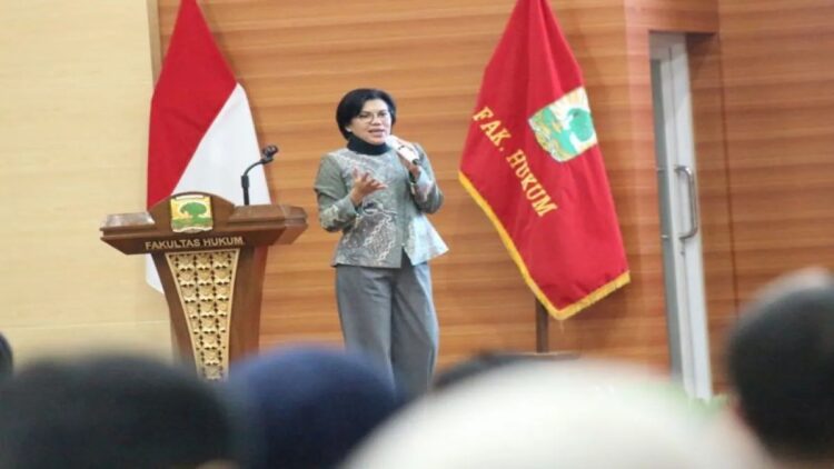 Kepala Kejati Sumbar Yuni Daru Winarsih menjadi narasumber dalam seminar nasional yang digelar di Kampus Universitas Andalas (Unand), Padang, pada Rabu (21/5). ANTARA/FathulAbdi
