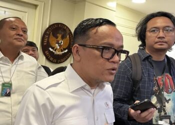 Kemenaker bakal Segel Perusahaan yang Tahan Ijazah Pekerja