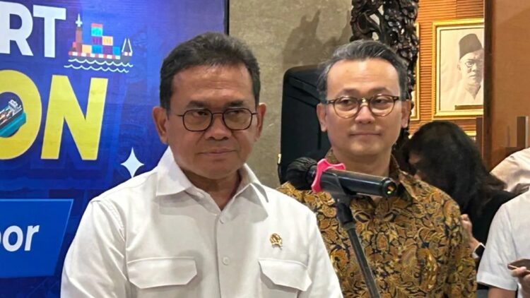 Menteri Perdagangan (Mendag) Budi Santoso ditemui usai membuka acara "Kick Off Astra Export Champion: UMKM BISA Ekspor" di kantor Kementerian Perdagangan, Jakarta, Senin (19/5/2025). (ANTARA/Maria Cicilia Galuh)