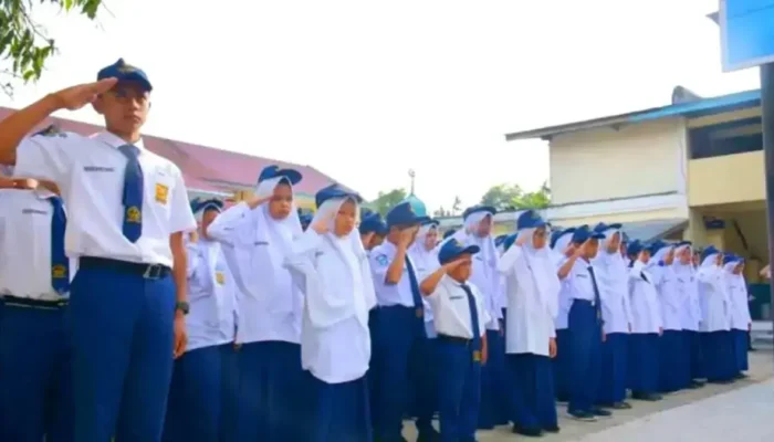 Pemko Padang Panjang Siapkan Seragam Sekolah Gratis Siswa Kurang Mampu