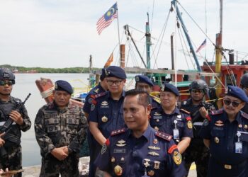 KKP tangkap dua kapal asing berbendera Malaysia di perairan teritorial Indonesia Selat Malaka. (dok. istimewa)