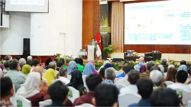 Waduh! Indonesia Masuk Daftar Negara dengan Risiko Bencana Tertinggi Dunia 1 Kepala BNPB Letjend Suharyanto saat beri kuliah umum di Unand. (dok. Unand)