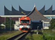 Menikmati Keindahan Alam dan Wisata Sumatera Barat dengan Kereta Api