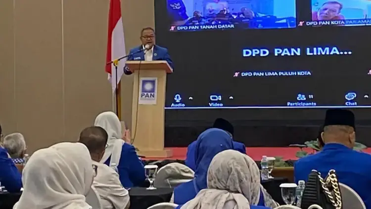 Ketua SC Muswil PAN Sumbar saat memberi sambutan. (dok. istimewa)