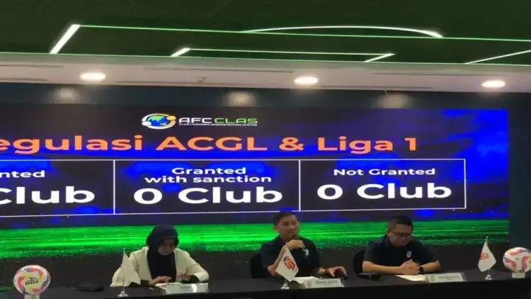 Direktur Utama PT Liga Indonesia Baru (LIB) Ferry Paulus ketika ditemui awak media pada acara jumpa pers "Club Licensing Cycle 2024/25" di Jakarta Selatan, Rabu (7/5/2025). (ANTARA/Zaro Ezza Syachniar)