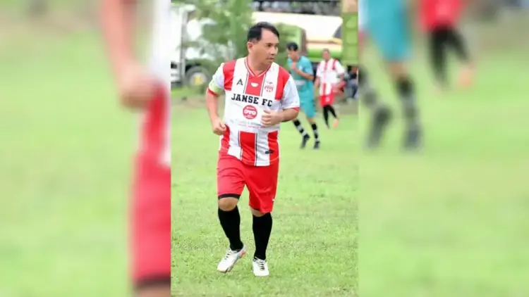 Ketua Askot PSSI Kota Padang dan Wakil Ketua DPRD Padang Mastilizal Aye. (dok. istimewa)