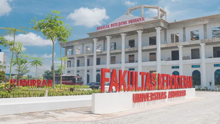 Berkelas Dunia, Fakultas Kedokteran Universitas Abdurrab Fungsikan Gedung Medical Building Susiana 1 Medical Building Susiana. (dok. istimewa)