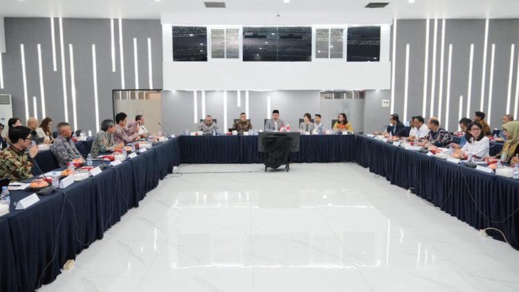 Buka Rapat Perdana LANDLAB, Menteri Nusron Dorong Kebijakan Bank Tanah 1 Menteri Nusron gelar LANDLAB. (dok. ATR/BPN)