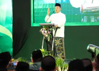 Hadiri Hari Jadi ke-72 Nahdlatul Wathan, Menteri Nusron Canangkan Tanah Eks HGU untuk Dikelola Jemaah 5 Menteri Nusron hadir di Hari Jadi Nadhlatul Wathan. (dok. ATR/BPN)
