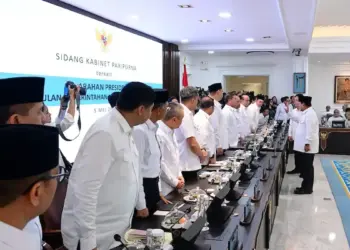 Ikuti Sidang Kabinet Paripurna, Menteri Nusron Terima Instruksi Presiden Prabowo Terkait HGU 1 Menteri Nusron ikuti sidang kabinet terkait HGU. (dok. ATR/BPN)