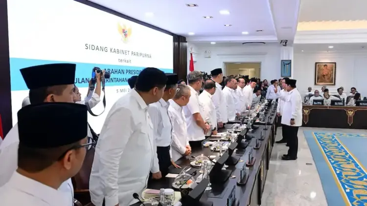 Ikuti Sidang Kabinet Paripurna, Menteri Nusron Terima Instruksi Presiden Prabowo Terkait HGU 1 Menteri Nusron ikuti sidang kabinet terkait HGU. (dok. ATR/BPN)