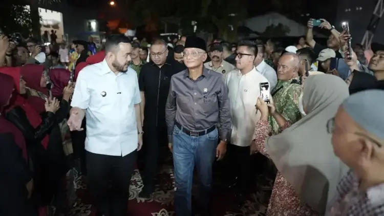 Wako Fadly Amran Dampingi Menteri PU Cek Kawasan Jondul untuk Sistem Penanganan Banjir 1 Menteri PUPR hadir di Jondul Rawang. (dok. Prokopim)