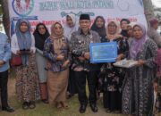 Pemko Salurkan Bantuan Sarana dan Prasarana Perikanan untuk KWT di Padang