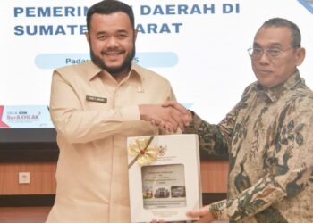 Pemko Padang terima Opini WTP dari BPK Sumbar. (dok. Prokopim)