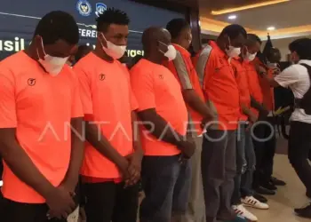 WNA terjaring karena pelanggaran administrasi. (dok. Antara Foto)