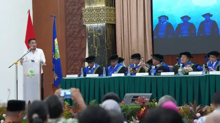 Peringatan 40 Tahun FT Unand, Wagub Vasko: Jadikan Hasil Riset Solusi Nyata bagi Sumbar 1 Wagub Vasko hadir di Lustrum VIII FT Unand. (dok. adpsb)