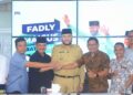 Wako Fadly Amran bersama LKAAM dan pemilik usaha orgen tunggal. (dok. Prokopim)