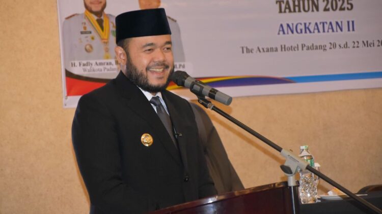 Wako Fadly Amran Buka Bimtek MC bagi ASN di Lingkungan Pemko Padang 1 Wako Fadly Amran buka bimtek MC untuk ASN pemko Padang. (dok. Prokopim)