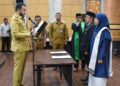 Wako Fadly Amran lantik 22 kepala SD dan SMP se-Kota Padang. (dok. Prokopim)