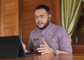 Wako Fadly Amran zoom meeting dengan Kemen PPPA. (dok. Prokopim)