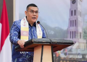 Wamen Ossy pada acara penyerahan sertifikat tanah ulayat di Payakumbuh. (dok. ATR/BPN)