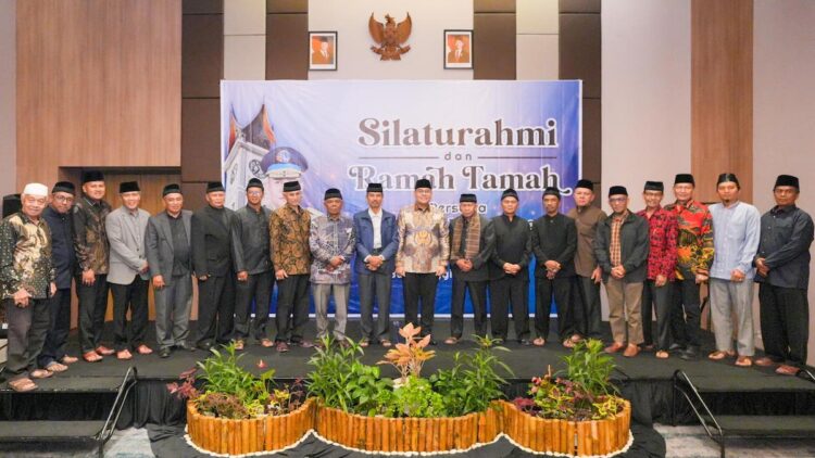 Wamen Ossy silaturahmi dengan niniak mamak Kurai Limo Jorong. (dok. atr/bpn)