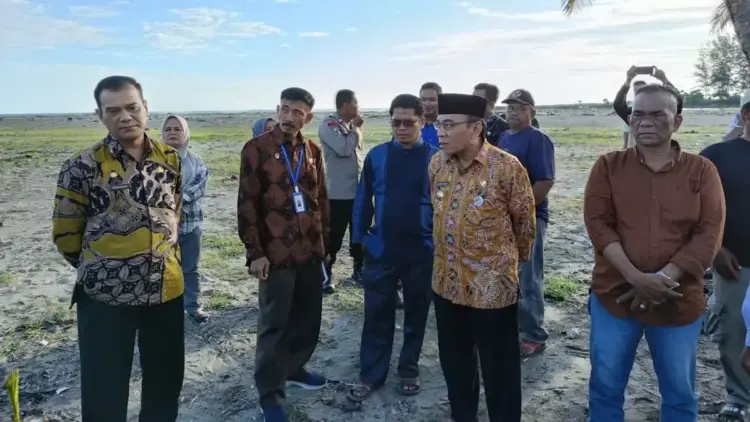Pemko Padang Siap Sukseskan Sekolah Rakyat, Wawako Maigus Nasir Tinjau Lokasi 1 Wawako Maigus Nasir meninjau lokasi pembangunan sekolah rakyat di Padang Sarai, Kecamatan Koto Tangah. (dok. Prokopim)