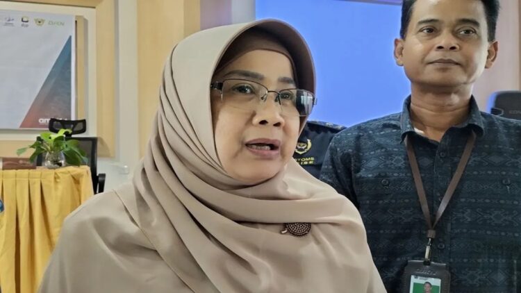 Kepala Direktorat Jenderal Perbendaharaan (DJPb) Provinsi Sumatera Barat (Sumbar) Syukriah saat diwawancarai di Kota Padang. ANTARA/Muhammad Zulfikar