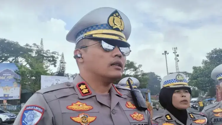 Polda Sumbar Usulkan Lajur Penyelamat di Padang Panjang usai Kecelakaan Bus ALS 1 Dirlantas Polda Sumbar AKBP Muhammad Reza Chairul Akbar Sidiq saat diwawancarai di Kota Padang Panjang, Selasa, (6/5/2025). (ANTARA/Muhammad Zulfikar-)