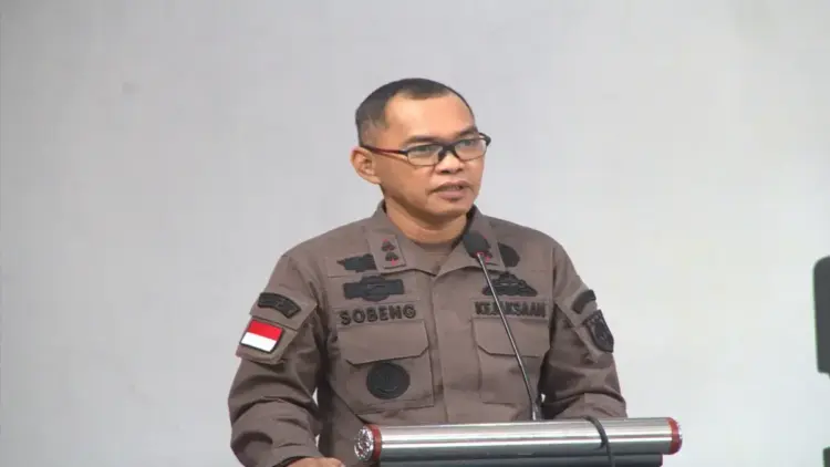 Kejari Pasaman Tingkatkan Kasus Korupsi Donasi Gempa ke Tahap Penyidikan, Tujuh Jaksa Dikerahkan 1 Kepala Kejari Pasaman Sobeng Suradal. (Foto: Dok. Ist)
