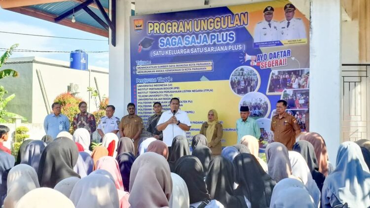 Wako Pariaman Yota Balad meminta pelajar yang lulus program Saga Saja Plus bersyukur. (Foto: Dok. Ist)