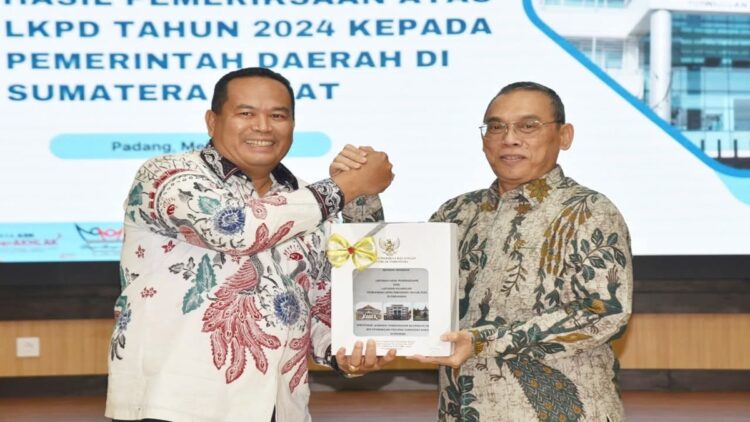 Pemko Pariaman Raih WTP ke-12, Sepuluh Kali Berturut-Turut Sejak 2015 1 Pemko Pariaman menerima Opini WTP dari BPK RI. (Foto: Dok. Ist)