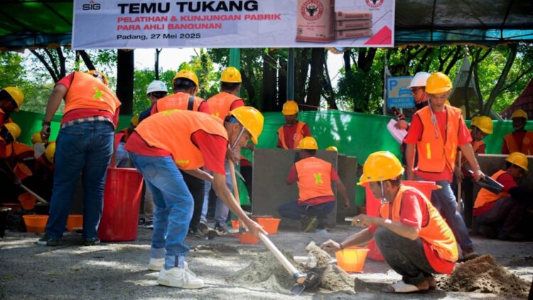 Acara temu tukang yang digelar PT Semen Padang. (dok. Humas)