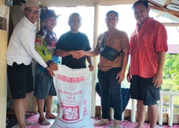 PTPN Regional 4 Bantu Petani Pakan Ikan
