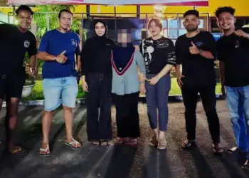 Wanita muda diamankan Tim Satreskrim Polresta Padang karena melakukan pencurian uang di toko tempatnya bekerja. (dok. istimewa)