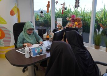 Dr. dr. Eva Chundrayetti, Sp.A (K), Dokter Spesialis Anak dari Semen Padang Hospital (SPH). (dok. istimewa)