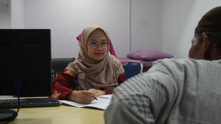 Menjaga Tulang Tetap Kuat Menurut Spesialis Rehabilitasi Medik Semen Padang Hospital 1 dr. Adek, Sp.KFR Dokter Spesialis Rehabilitasi Medik Semen Padang Hospital. (dok. istimewa)