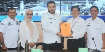Exit Meeting dengan BPK RI di Sumbar, Wako Fadly Amran: Temuan Jadi Bahan Evaluasi 8 Exit meeting Pemko Padang dengan BPK RI Perwakilan Sumbar. (dok. Prokopim)