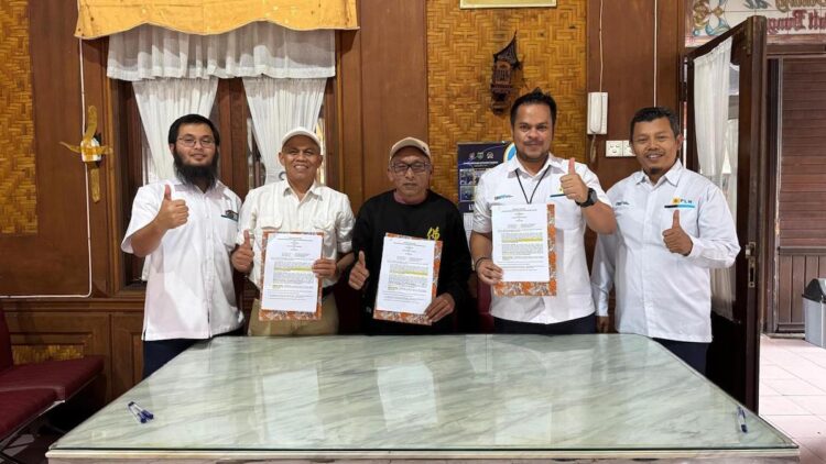 Kerjasama degensitiasi PLN UP3 Bukittinggi dengan huller Si Kamba. (dok. Humas PLN)