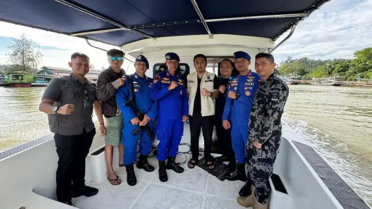 Kapal Pukat Harimau Merajalela, Wagub Vasko Janji Tindak Tegas Nelayan Luar Sumbar 1 Wagub Vasko lakukan kunjungan kerja ke Pasaman Barat (Pasbar) untuk mengecek laporan nelayan setempat terkait ilegal fishing. (dok. Istimewa)