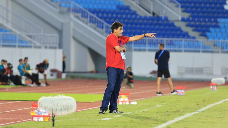 Coach Eduardo Almeida disebut Andre Rosiade akan dipertahankan untuk musim depan. (dok. MO SPFC)