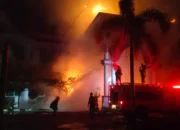 Kebakaran Hebat Melanda Gedung FKM Unand Padang, Kerugian Ditaksir Rp4 Miliar