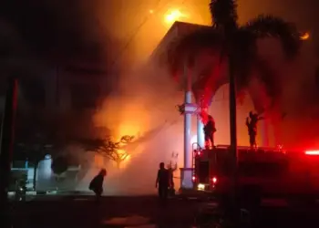 Kebakaran Hebat Melanda Gedung FKM Unand Padang, Kerugian Ditaksir Rp4 Miliar