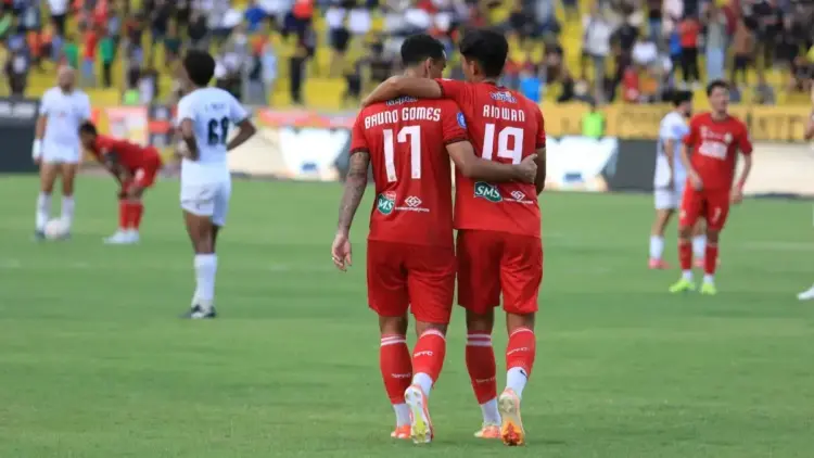 Semen Padang FC Menang Dramatis 2-1 dari Madura United 1 selebrasi Muhammad Ridwan usai cetak gol penentu untuk Semen Padang FC