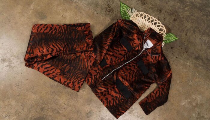 Keagungan Harimau Sumatera Menjelma dalam Elegansi Songket di Balang Manarangi