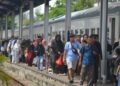 Suasana penumpang di Stasiun Padang KAI Divre II Sumbar. (dok. Humas KAI)
