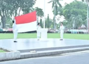 Upacara Hardiknas 2025 di Sumbar, Mahyeldi Serukan Pendidikan yang Cerdas dan Bermakna