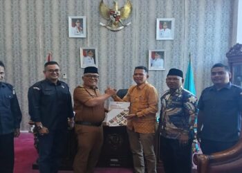Bawaslu Pasaman Barat Kembalikan Sisa Dana Hibah Pilkada Rp1,84 Miliar ke Kas Daerah 6 Bawaslu Pasaman Barat Kembalikan Sisa Dana Hibah Pilkada Rp1,84 Miliar ke Kas Daerah